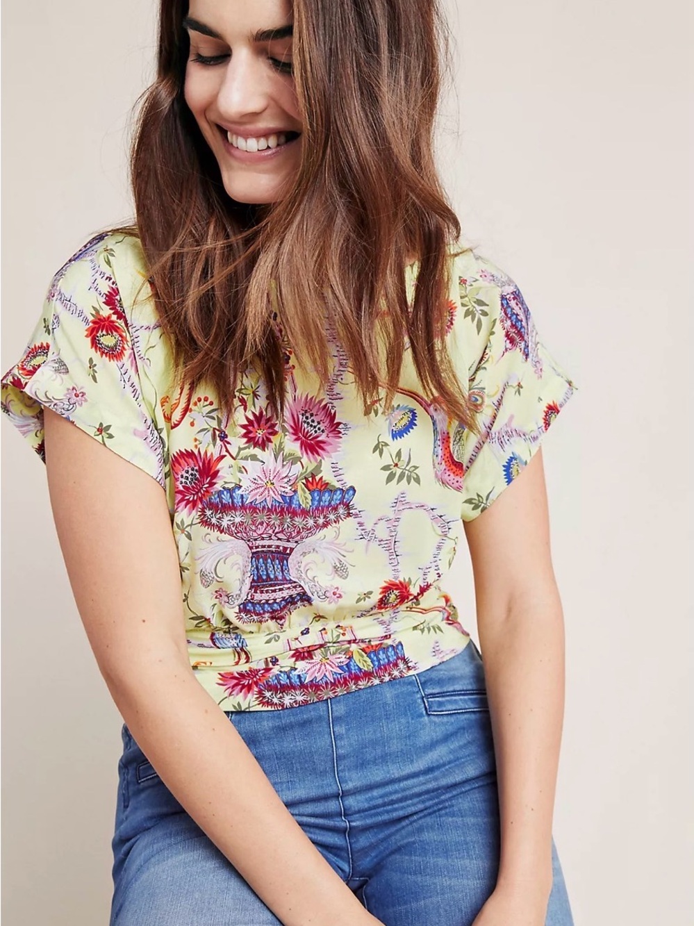 Maeve Pale Yellow Floral Urn Print Short Sleeve Tee, 100% silk, women’s size 8